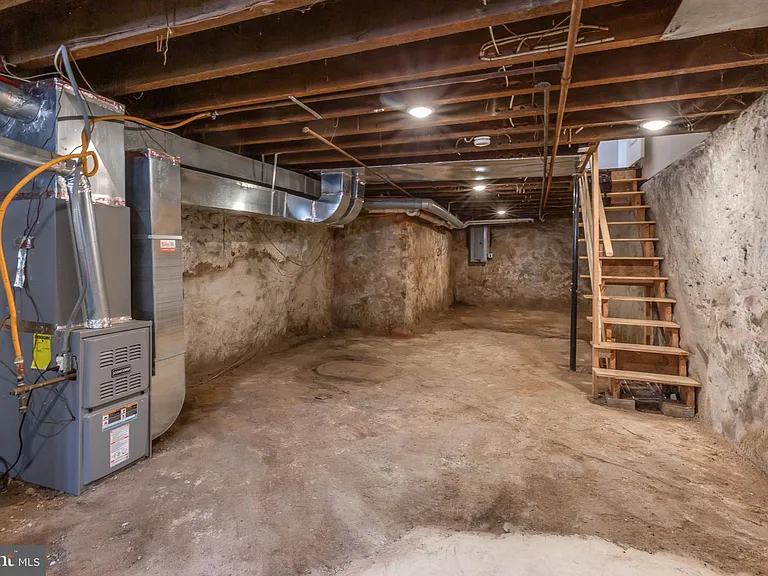 2516 W Master St — Photo 14