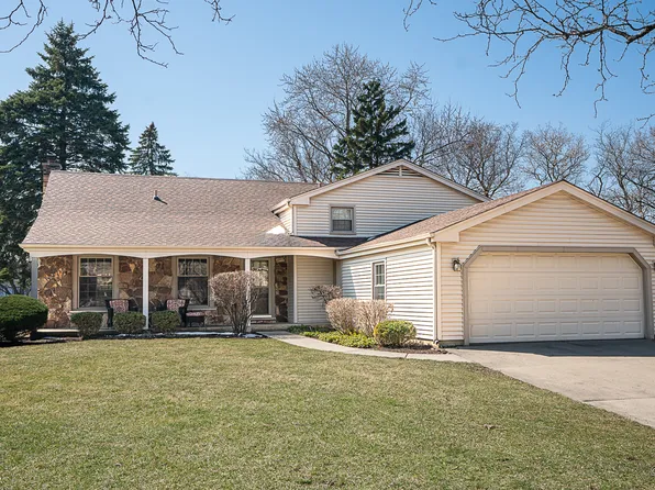 1123 Juniper Pkwy, Libertyville, IL 60048