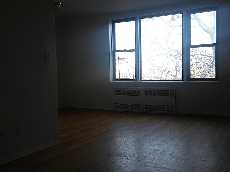 2nd image of 10915 Merrick Blvd APT 5F