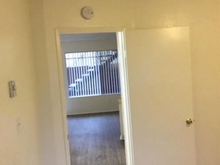 4162 Estrella Ave #1 — Photo 10