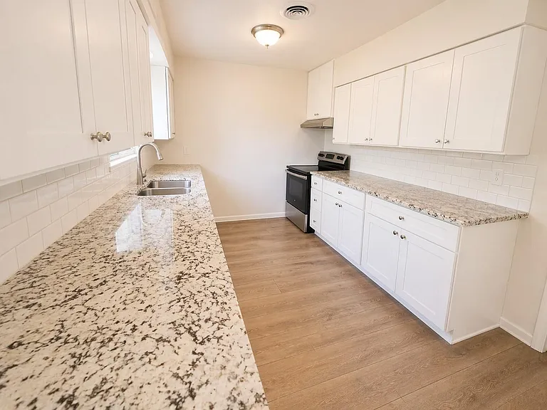 12318 Braewick Dr — Photo 8