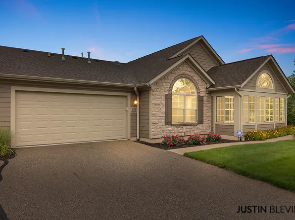 933 Bridge Walk Ct SE, Ada, MI 49301