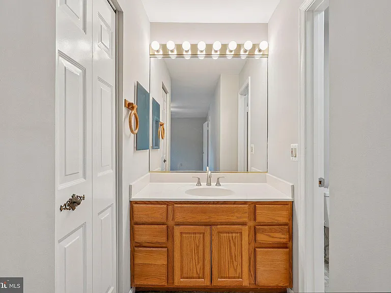 2917 Village Spring Ln — Photo 26
