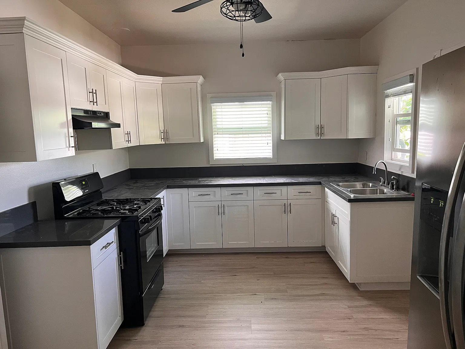5 bed, 2417 sqft, $6,000 — Photo 3