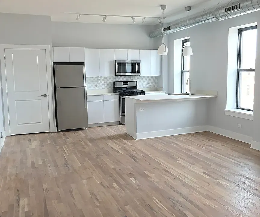 1801 S Throop St #402