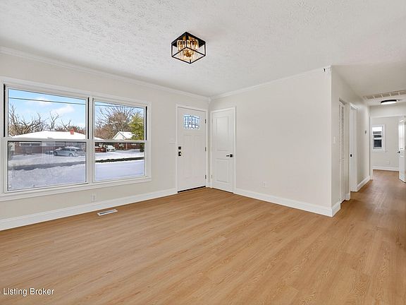 5th image of 4708 Mid Dr