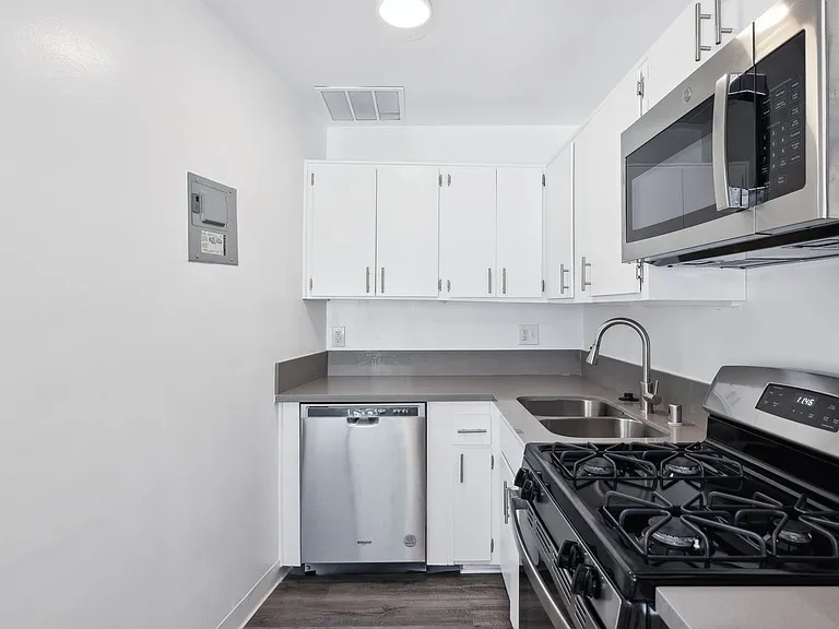 1253 Havenhurst Drive — Photo 8