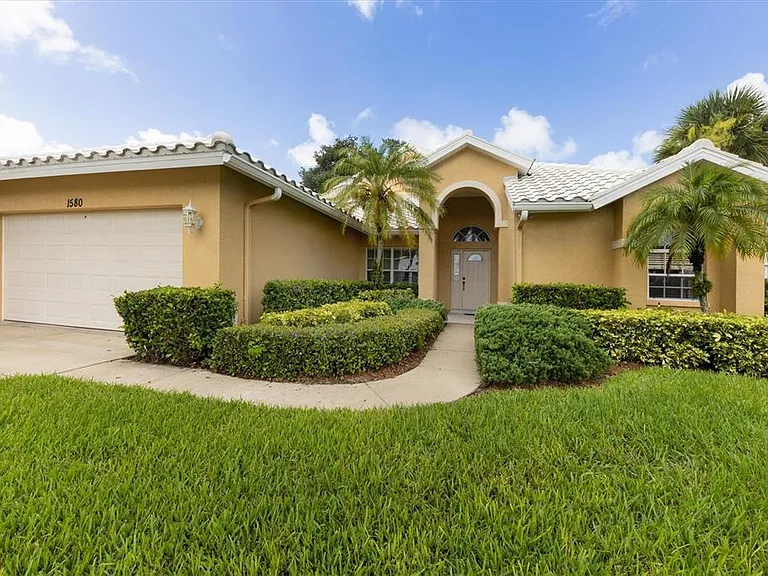 1580 Jasper Ct — Photo 2