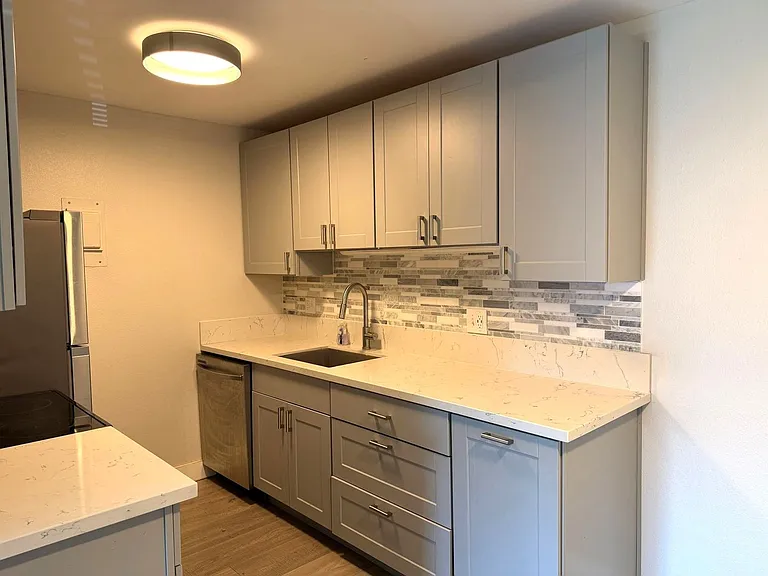 3250 Oneal Cir #B25 — Photo 5