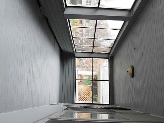 3rd image of 14936-14938 Delaware Ave
