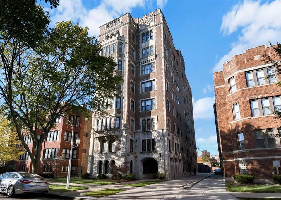 1st image of 6740 S Oglesby Ave APT 8