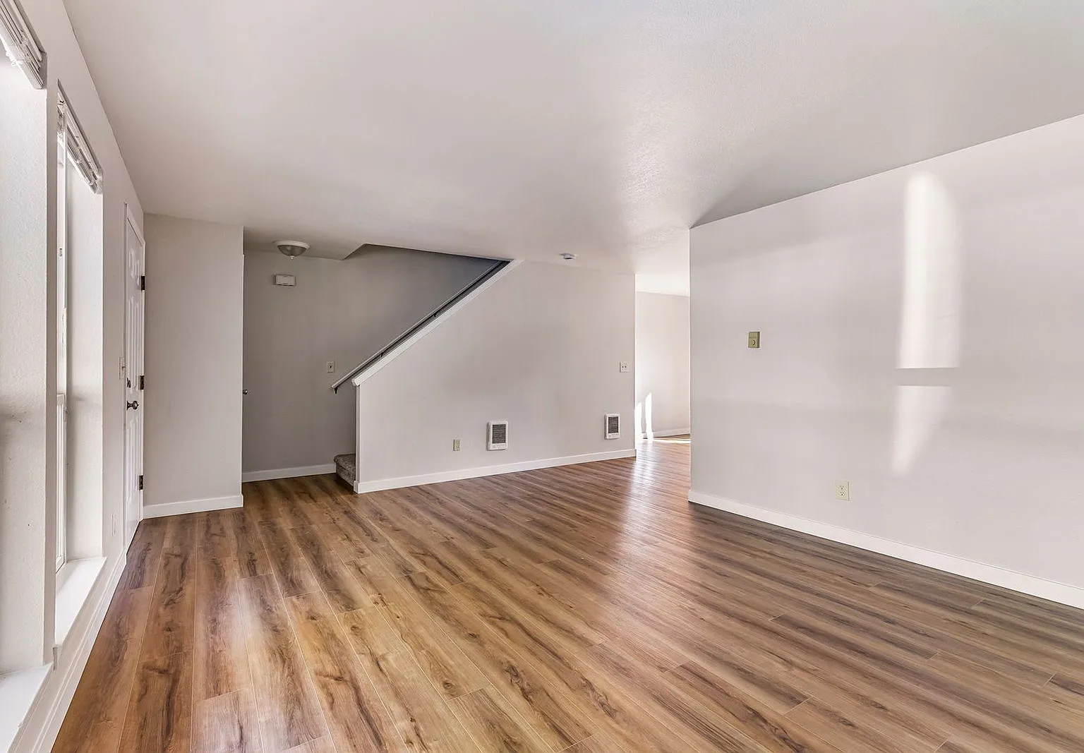 2 bed, 1.5 bath, 1120 sqft, $1,725 — Photo 1