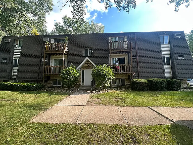 Madison St — Photo 1