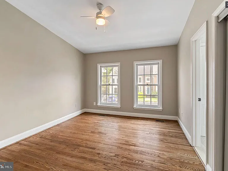 3906 Valley Ridge Dr — Photo 24