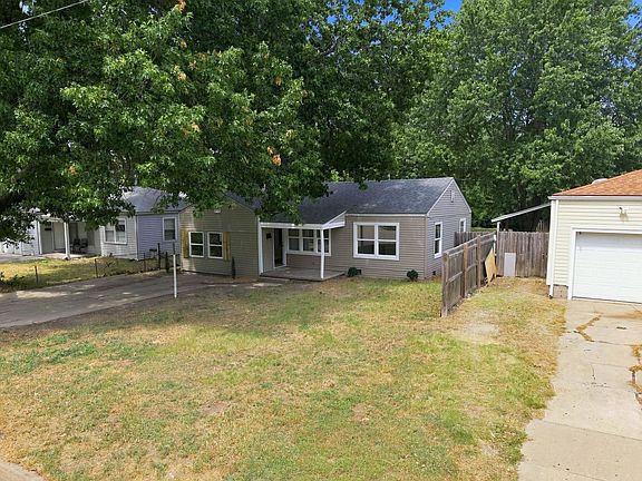 2nd image of 3114 E Range Rd