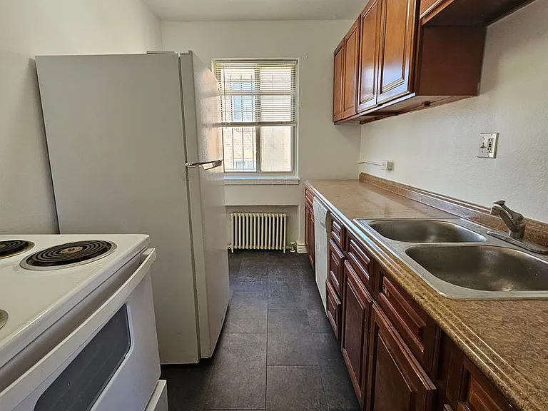 2833 N Colorado Blvd — Photo 23