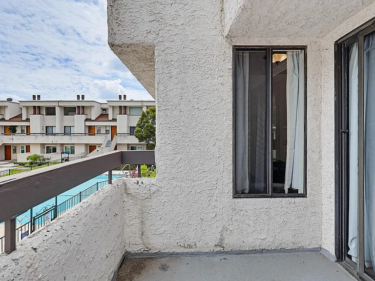 2680 N Lake Ave #8 — Photo 15
