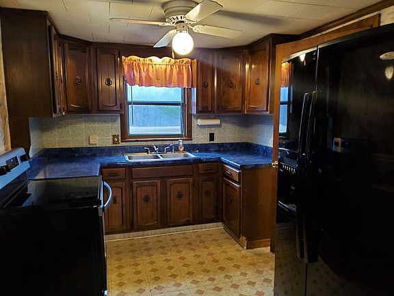 3rd image of 142 Sherwood Point Ln