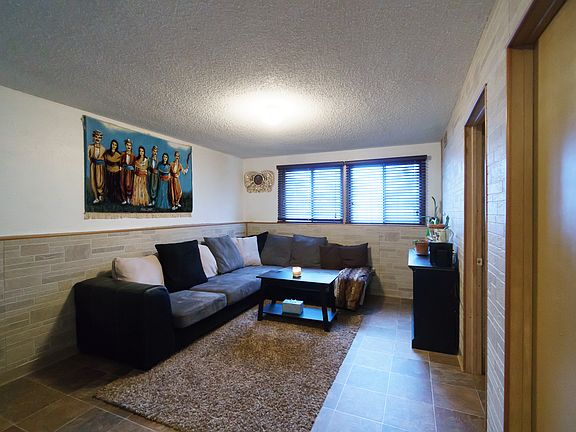 2nd image of 40 Evergreen Cir