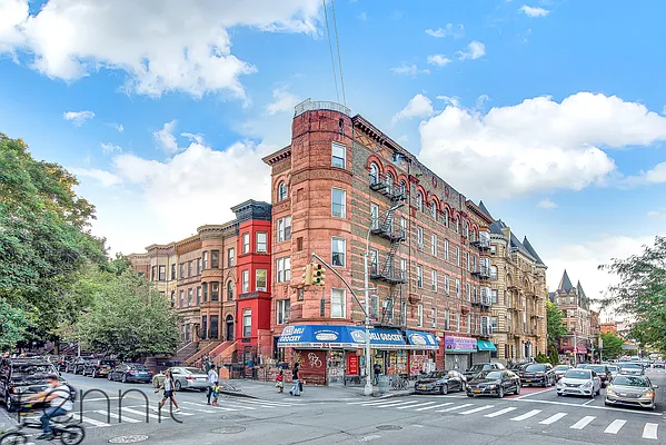 Rented by Rennit Inc. | media 19