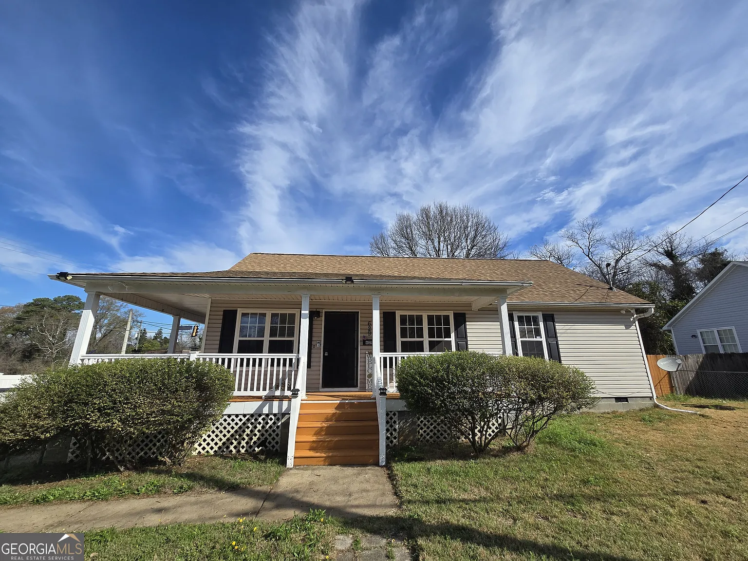 3 bed, 2.0 bath, $1,500 — Photo 1