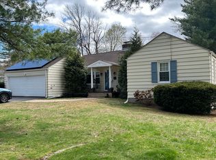 79 Gabb Rd, Bloomfield, CT 06002