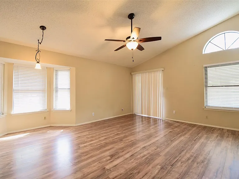 1105 Forest Oaks Path — Photo 18