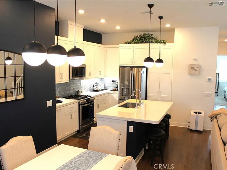 809 Sunrise Rd — Photo 4