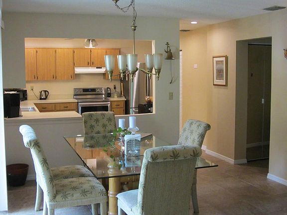 5th image of 454 Hunter Cir #B