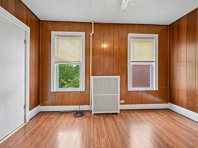 154 Glen St #2 — Photo 5