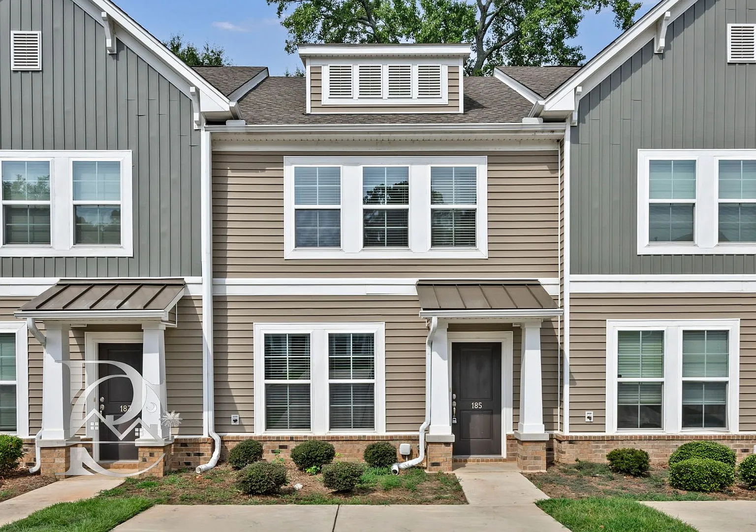 Enjoy Living Downtown On The Broad River — Photo 3