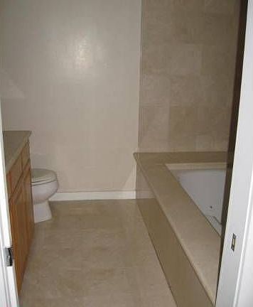 4th image of 1409 Havenhurst Dr APT 3
