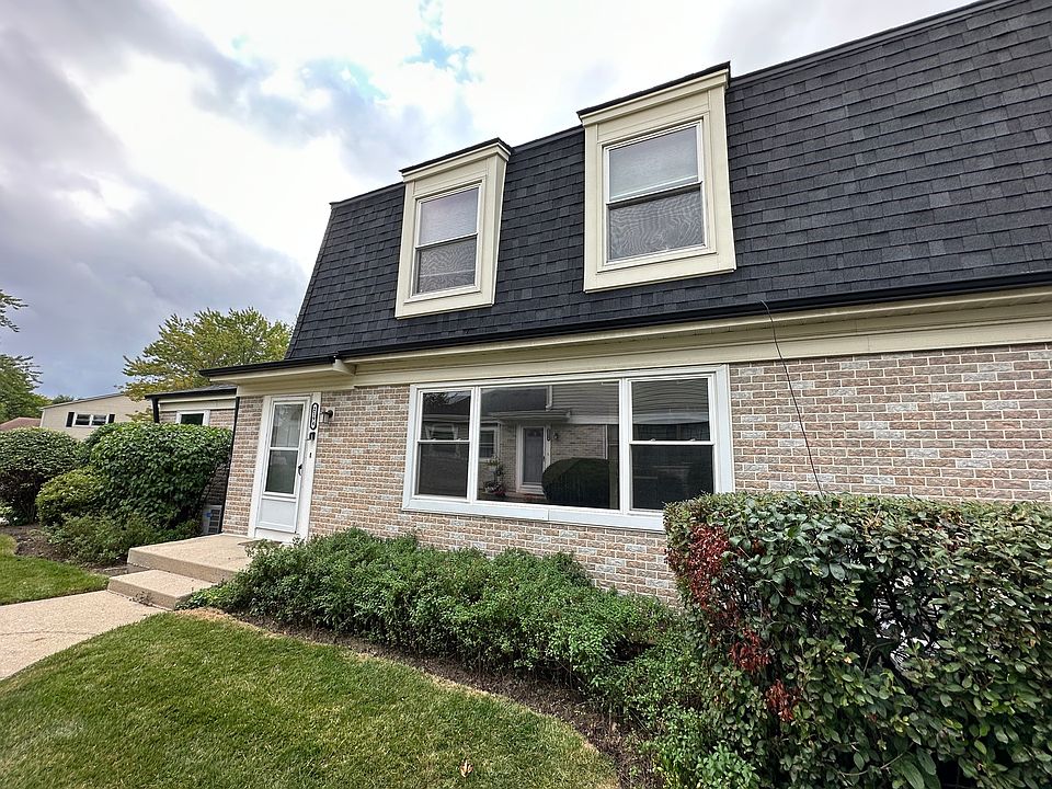1st image of 2194 N Oakbrook Cir #2B