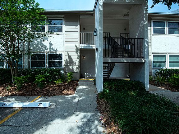 3rd image of 3109 W Horatio St Unit 24