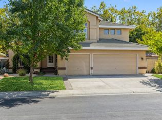 8957 Royal Gate Way, Elk Grove, CA 95624