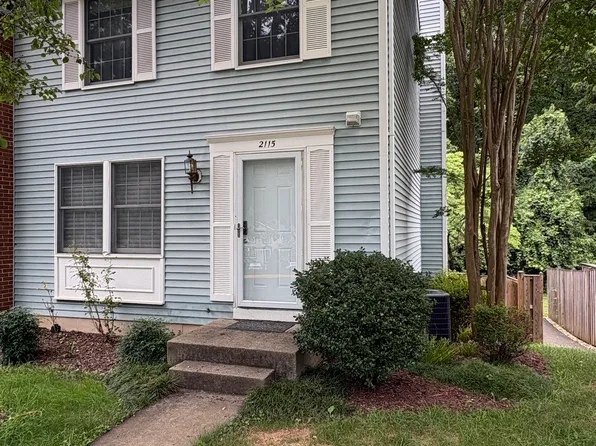 2115 Preston Square Ct, Falls Church, VA 22043
