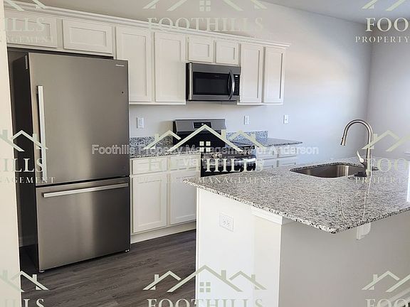 3rd image of 226 Islay Way