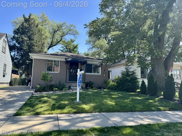 311 W Brockton Ave, Madison Heights, MI 48071