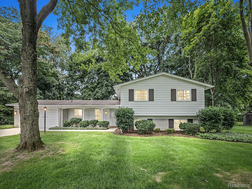 1st image of 7432 Cathedral Dr