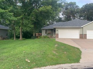 3721 S Valley View Pl, Eau Claire, WI 54701
