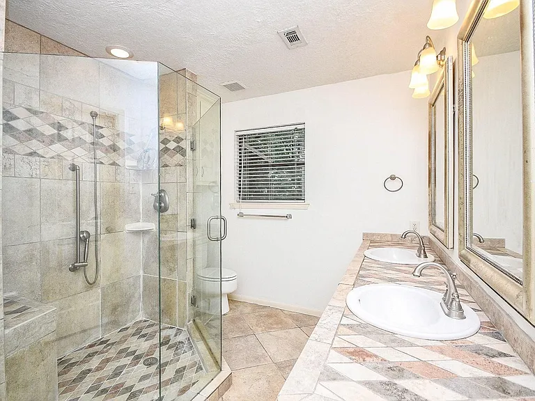 6702 Spring Leaf Dr — Photo 16