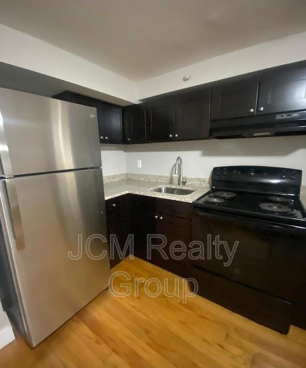 1st image of 135 Lawton Ave