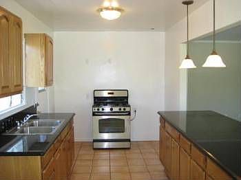 4th image of 5946 La Tijera Blvd
