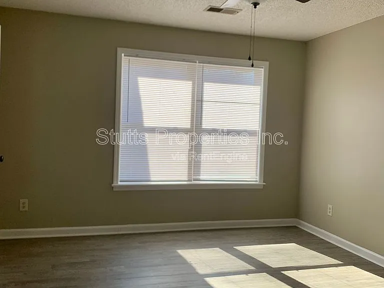 3450 Cloverdale Rd #20 — Photo 6