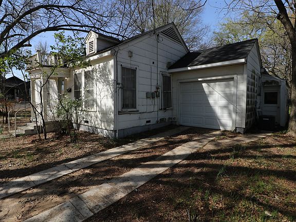 2nd image of 718 24th St SE