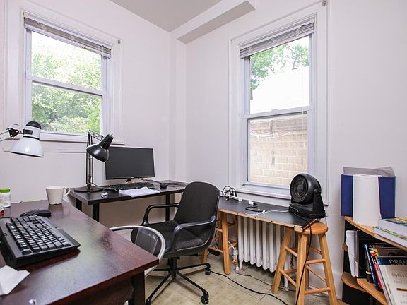 4th image of 92 Waller Ave #1