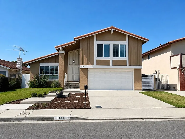 8431 Aspenwood Ave — Photo 3
