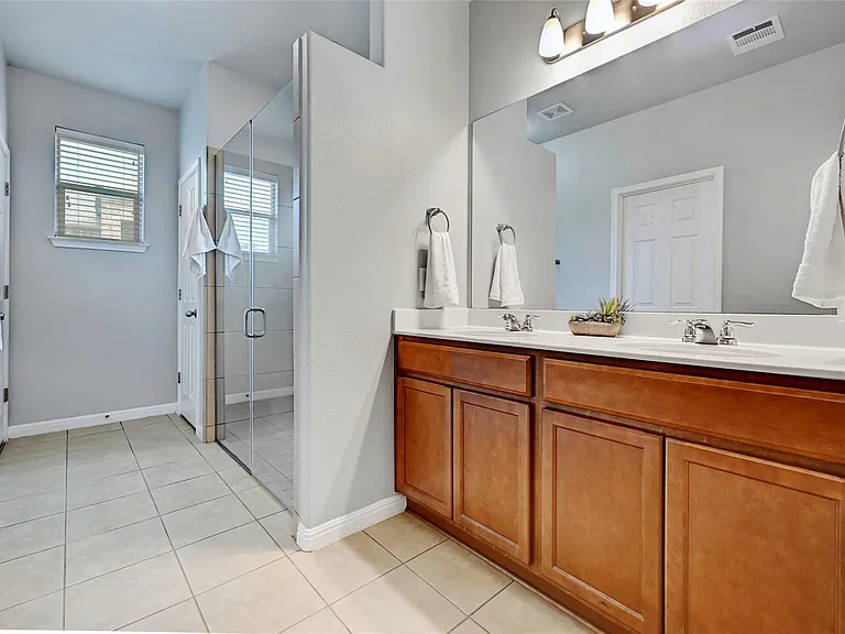 912 Sleepy Dell Ln — Photo 16