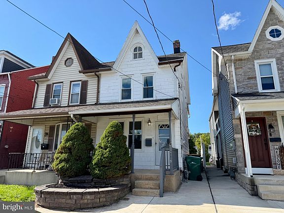 2nd image of 919 Spruce St
