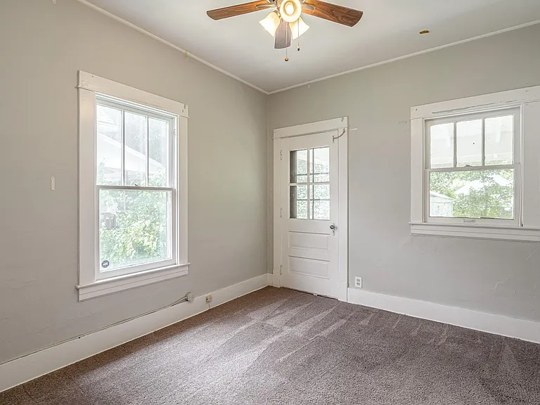608 Colorado Ave — Photo 35